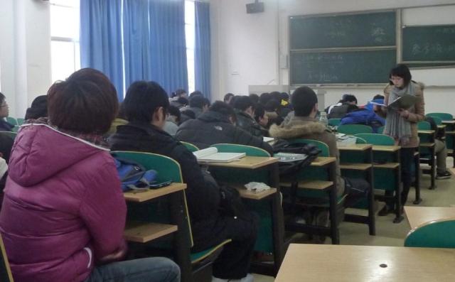 yl6809永利官网2011级召开新学期年级会